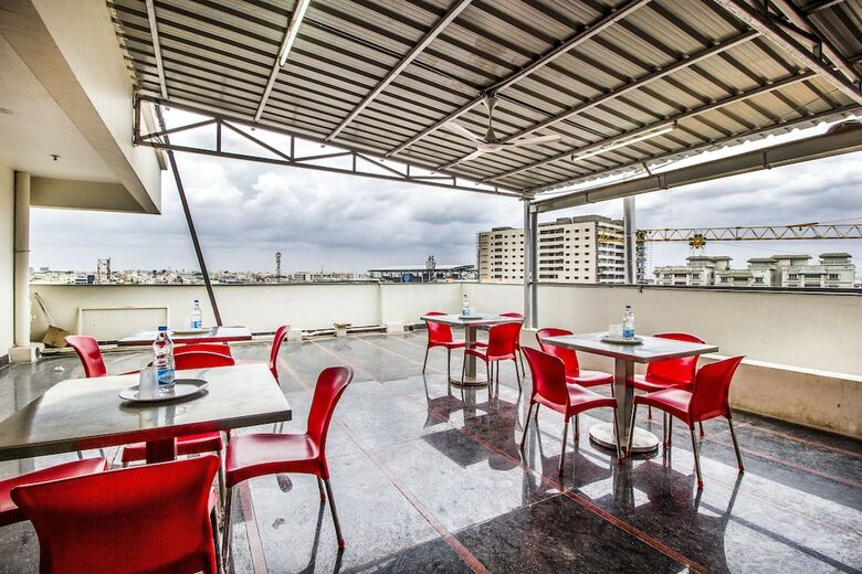 Hotel Fabexpress Gokul House