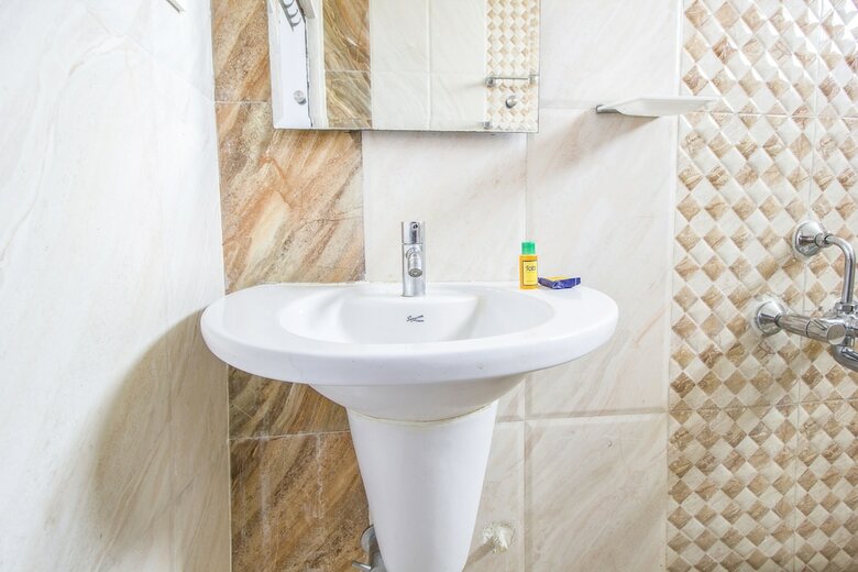Hotel Fabexpress Gokul House