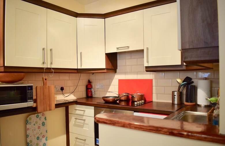 1 Bedroom Apartment On Cathal Brugha St Sleeps 2