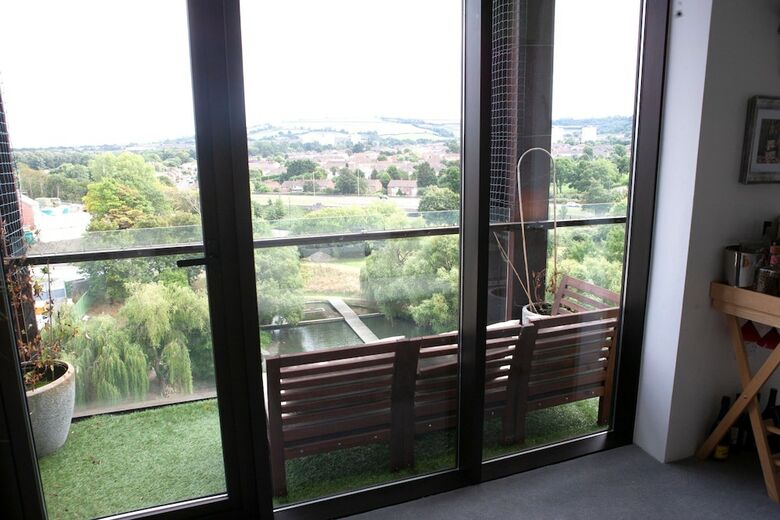 2 Bedroom Apartment Near Airport