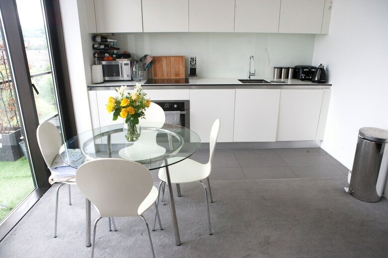 2 Bedroom Apartment Near Airport