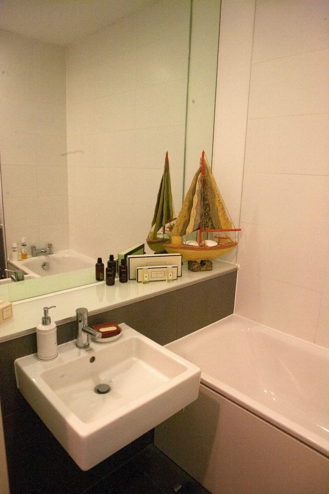 2 Bedroom Apartment Near Airport