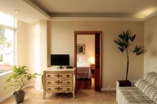 Hostal Hotelinho Urca Guest House