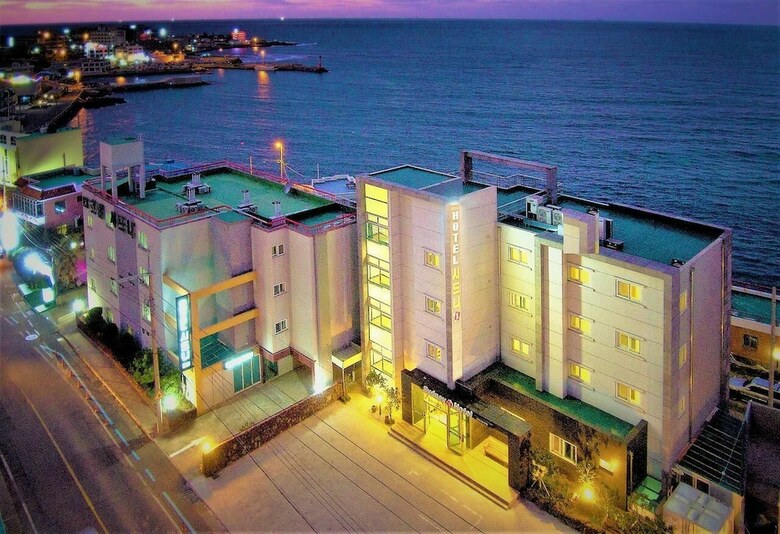 Fantastic Ocean View Sydney Hotel