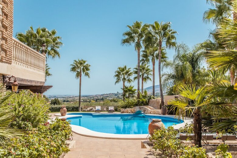 Cubo's Villa Dos Reyes