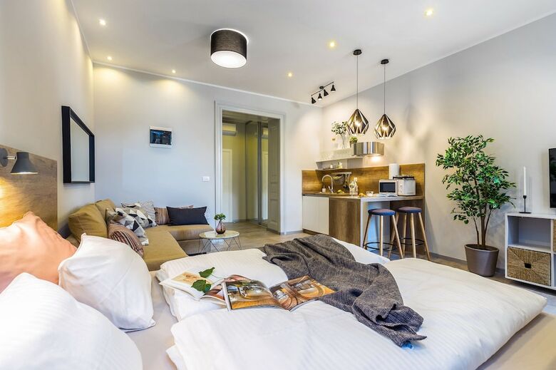 Number 1 Deluxe Apartments