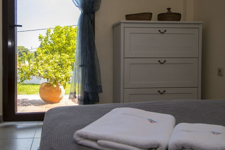 Sofia Summer House, Elani