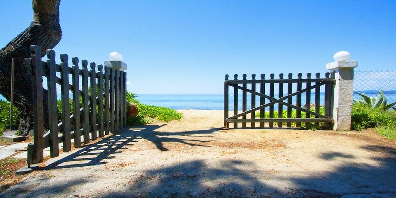 Beaufort Beachfront Villa, Nikiti
