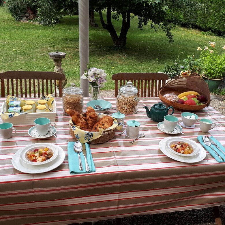 Bed & Breakfast Number 14