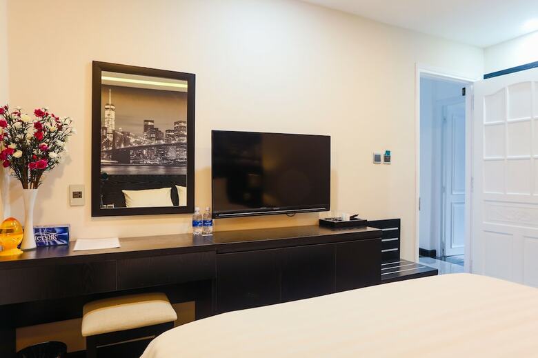 Daisy Hotel