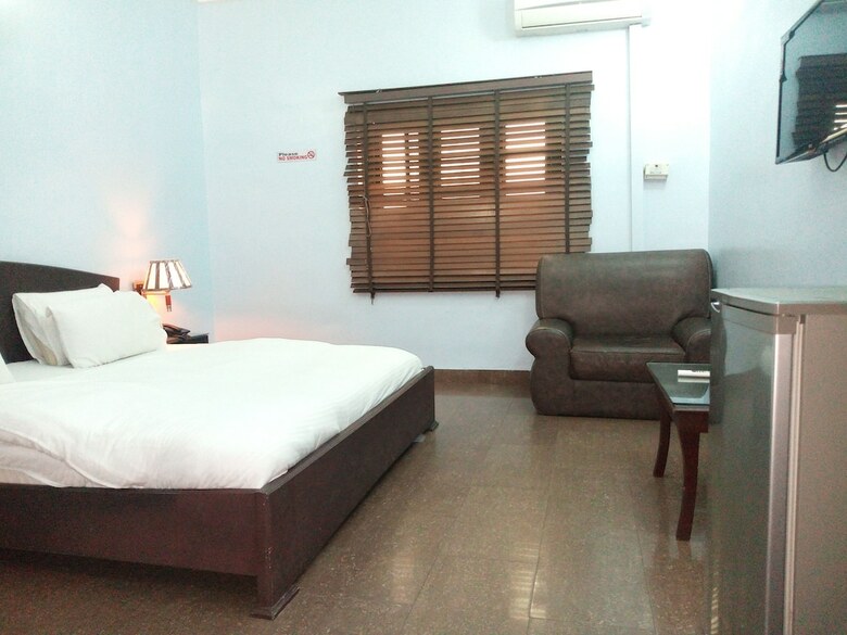 Dionzec Hotel & Suites