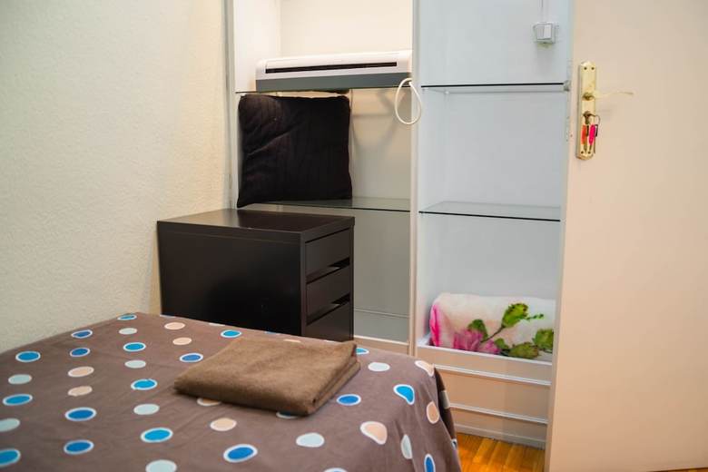 Go Bcn Hostal Ideal Badal