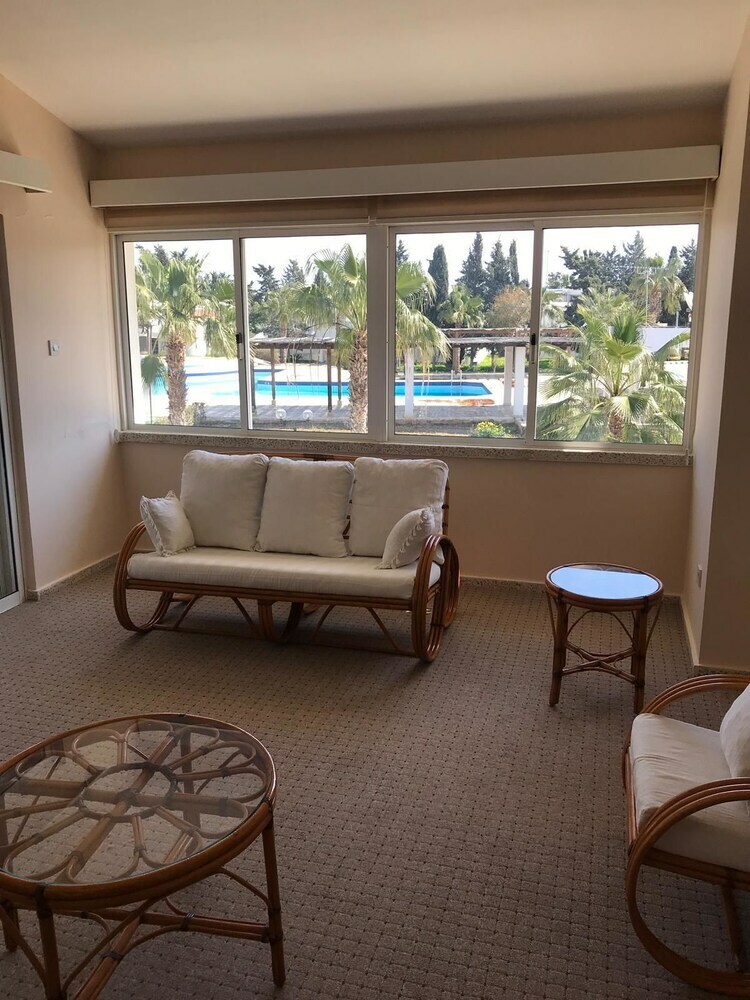 Aparthotel Long Beach Rental Apartments