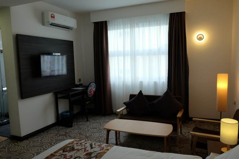 Hotel Natol Travelers & Business Inn