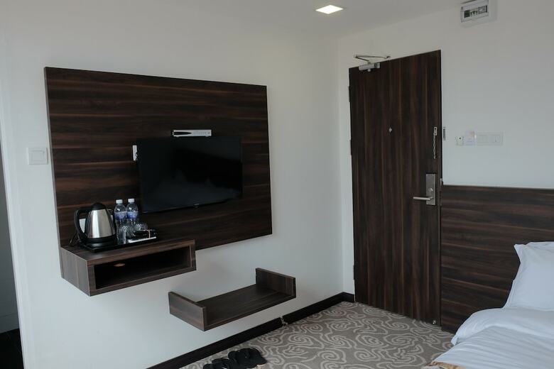 Hotel Natol Travelers & Business Inn