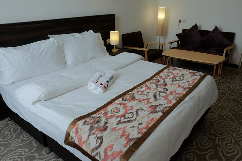 Hotel Natol Travelers & Business Inn