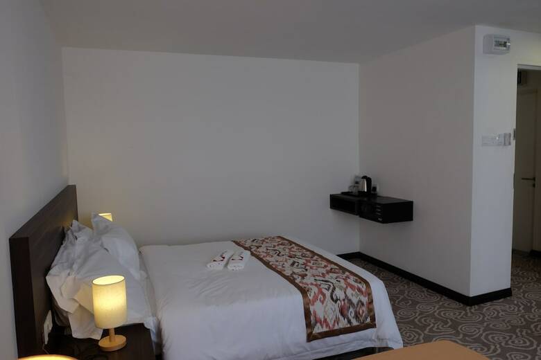 Hotel Natol Travelers & Business Inn