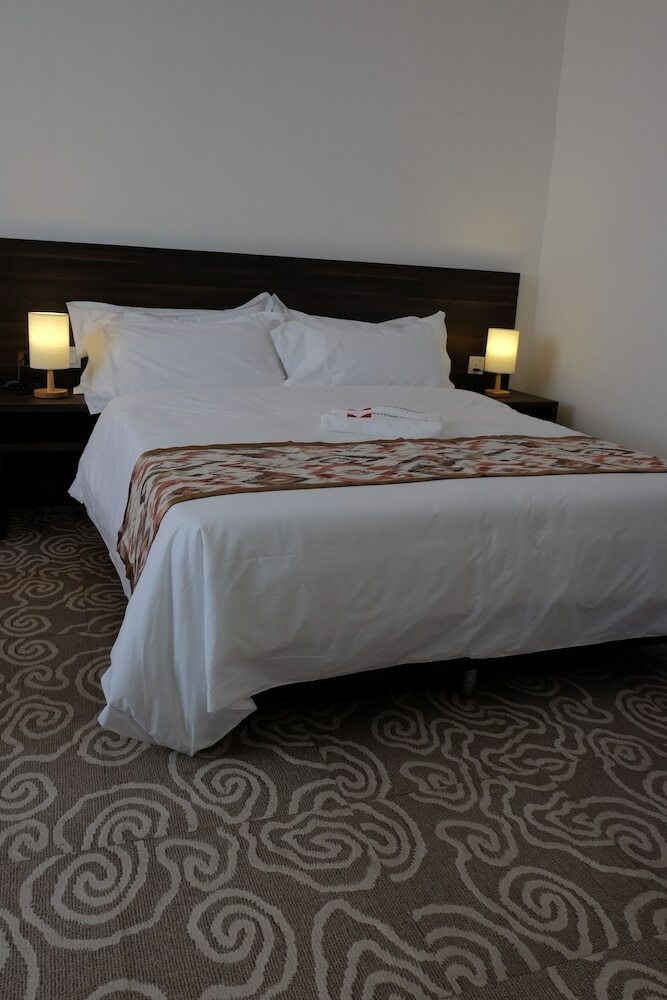 Hotel Natol Travelers & Business Inn