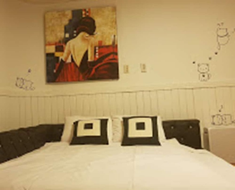 Queens Bay Pension