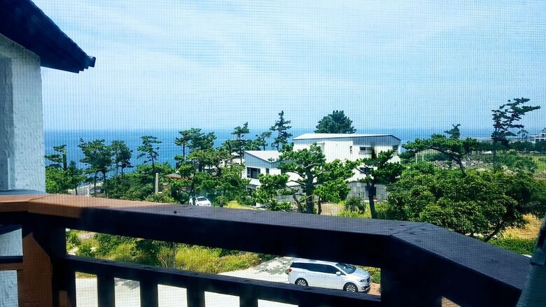Queens Bay Pension