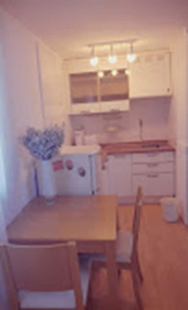 Queens Bay Pension