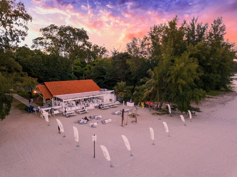 Hotel Adena Beach Resort
