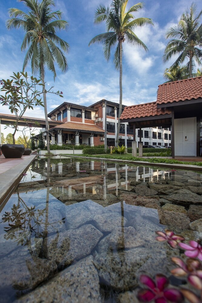 Hotel Adena Beach Resort