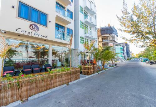 Hotel Coral Grand Beach & Spa