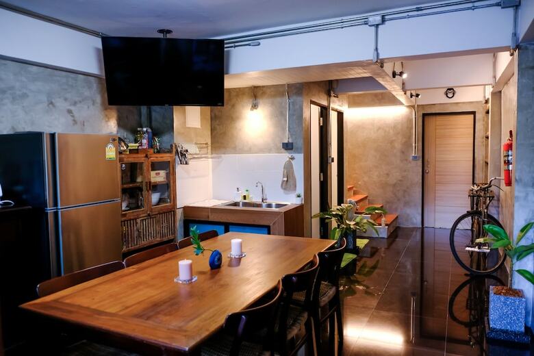 Hostal Baan Lung Poshtel
