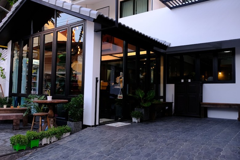 Hostal Baan Lung Poshtel