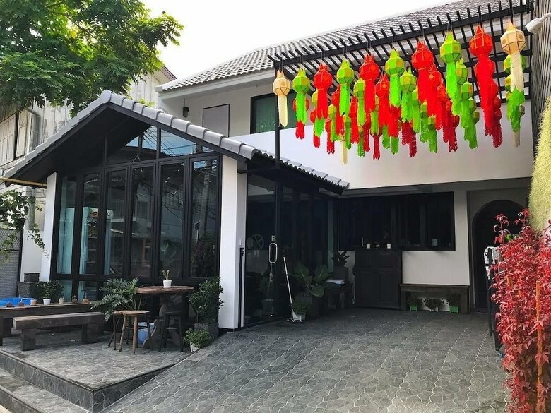 Hostal Baan Lung Poshtel