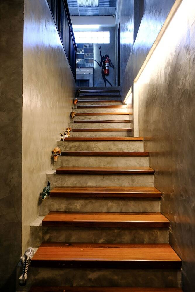 Hostal Baan Lung Poshtel
