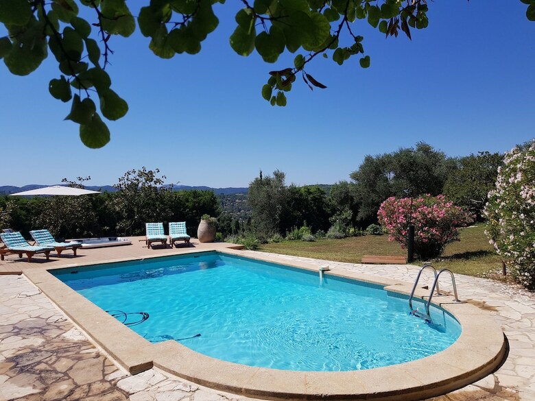 Hotel Chambres D'h�tes Le Mas St Roch