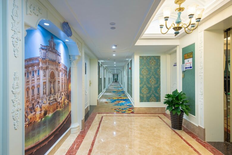 Yiwu Defeng Hotel