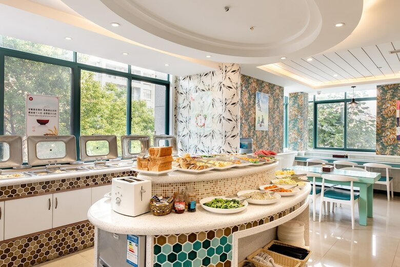 Yiwu Defeng Hotel