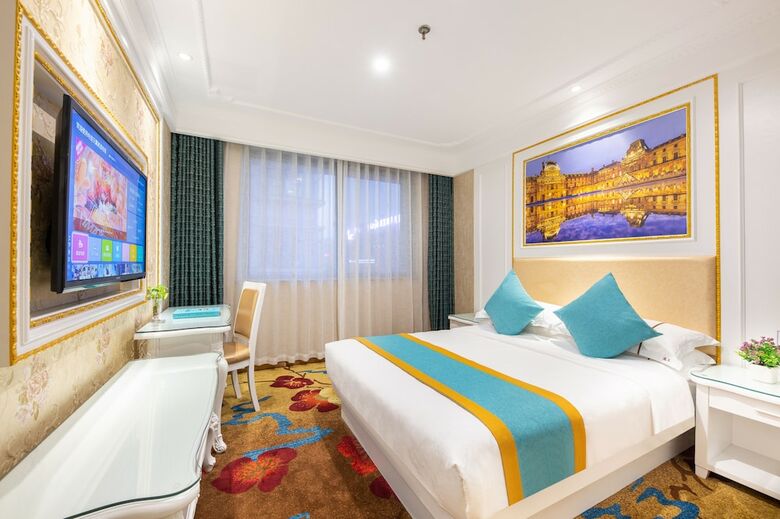 Yiwu Defeng Hotel