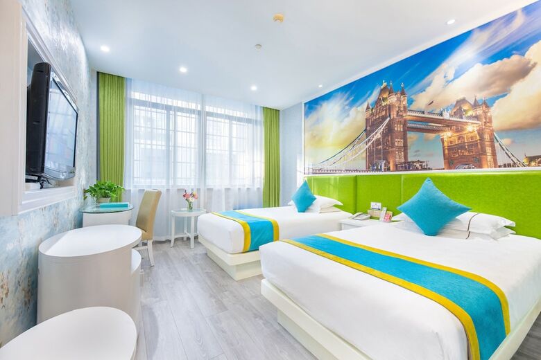 Yiwu Defeng Hotel