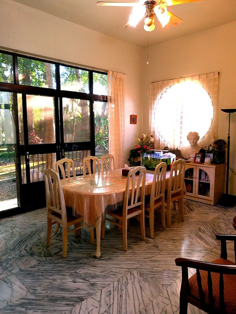 Bed & Breakfast Luisa & Jack's Home
