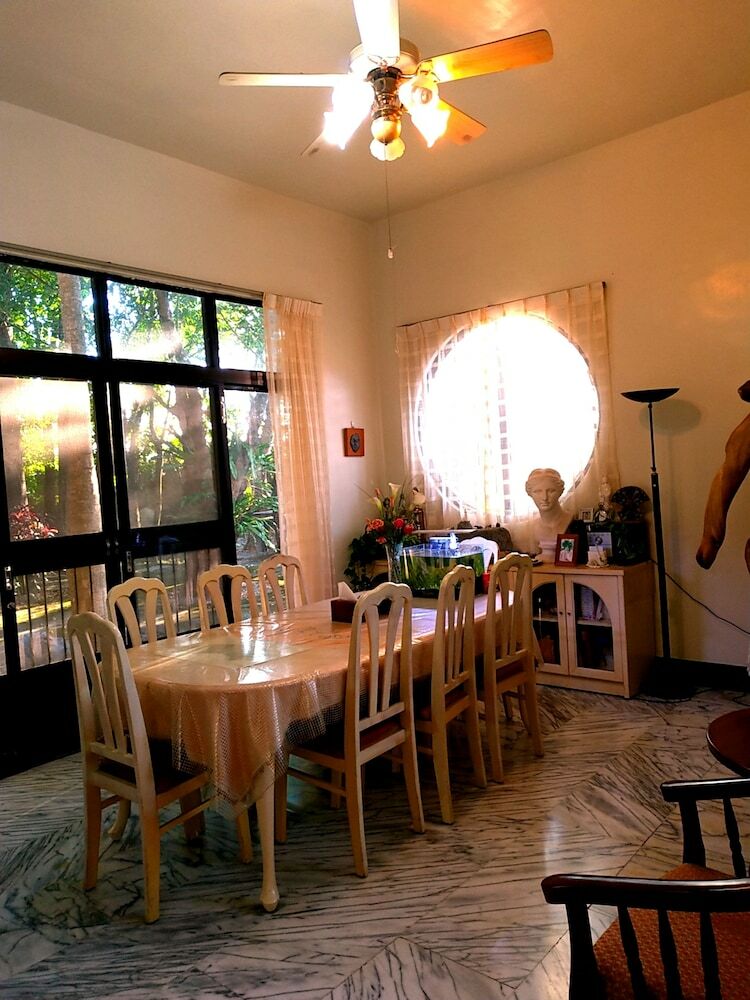 Bed & Breakfast Luisa & Jack's Home