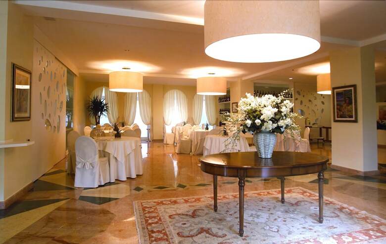 Hotel Baia Dei Faraglioni