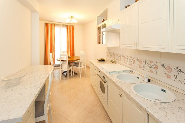 Three Wells Apartment