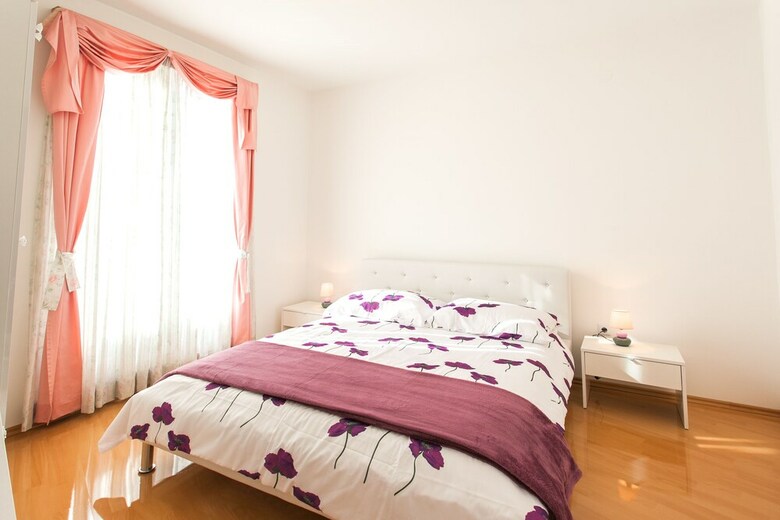 Three Wells Apartment
