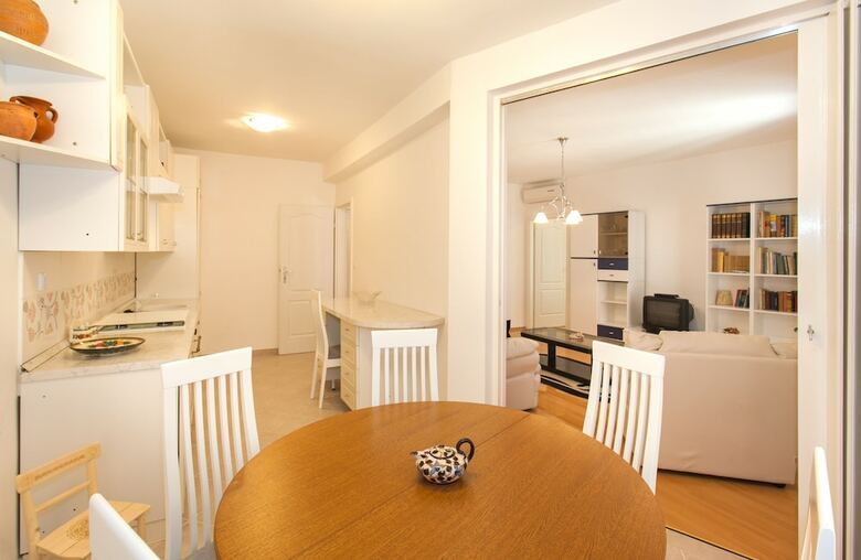 Three Wells Apartment