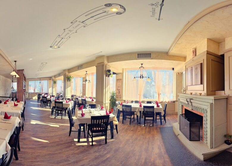 Hotel Alexander Palace