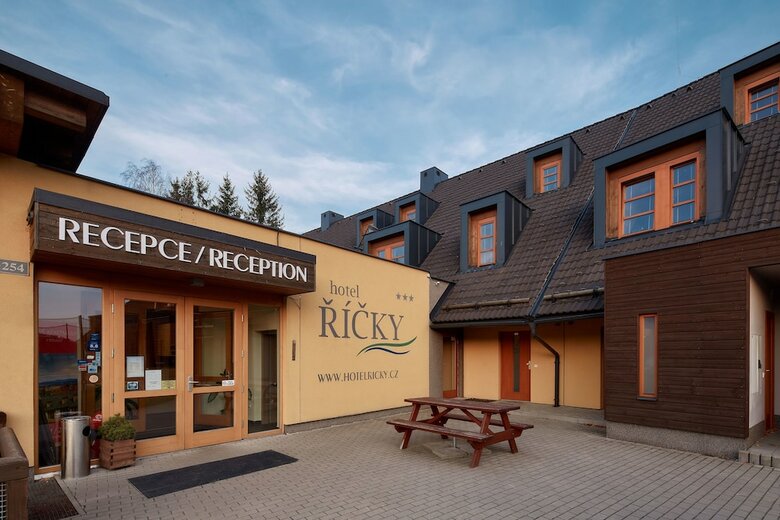 Wellness Hotel ?�?ky