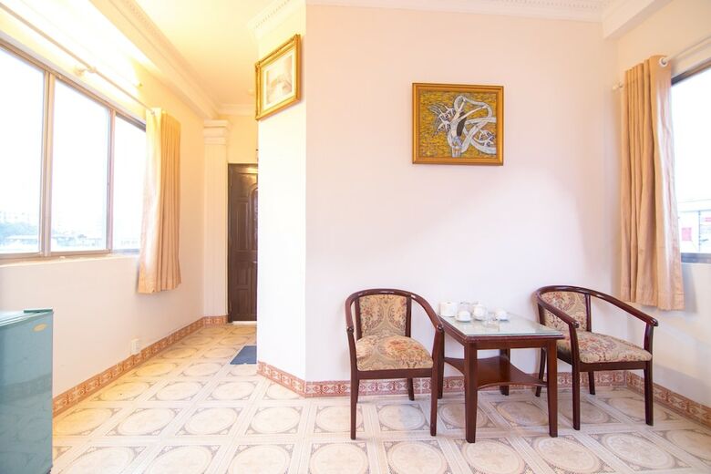 Hotel Reddoorz Plus Near Nowzone Plaza