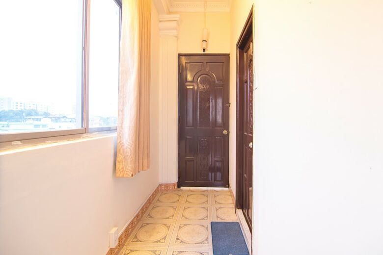 Hotel Reddoorz Plus Near Nowzone Plaza