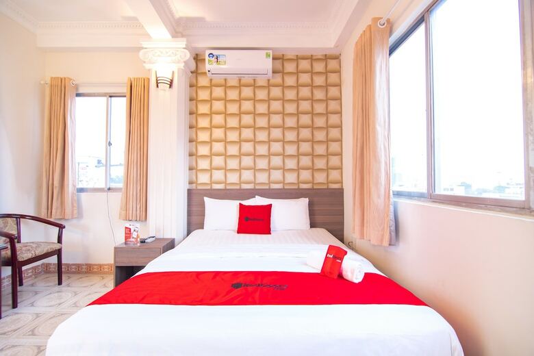 Hotel Reddoorz Plus Near Nowzone Plaza