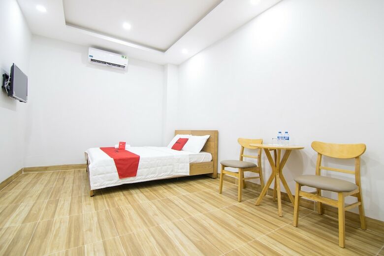 Hotel Reddoorz Plus Near E-town 2