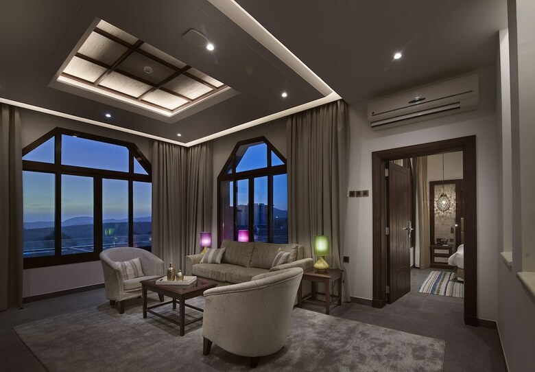Hotel Sahab Resort And Spa